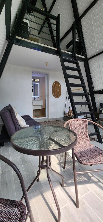 Hostal Pink House San Lucas Tolimán